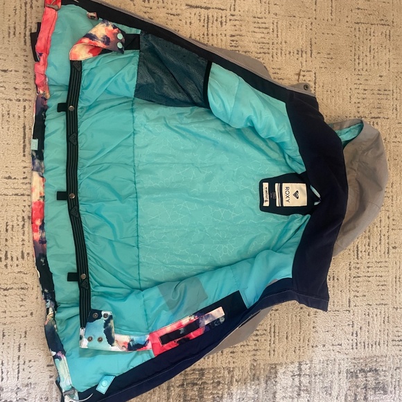 Roxy Ski & Snowboarding Jacket - Picture 3 of 5
